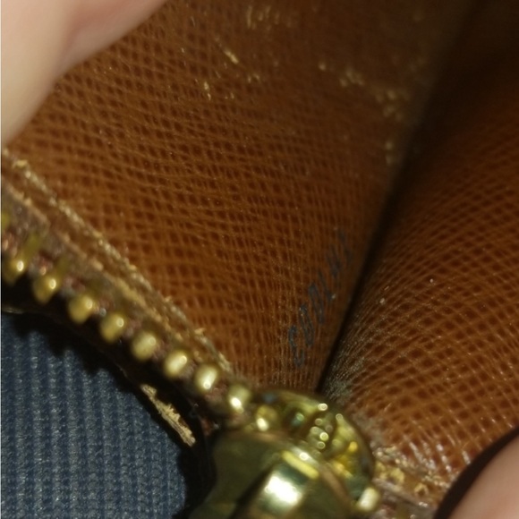 ❤️Classic Louis Vuitton Sarah Wallet in Brown Monogram❤️ - Picture 6 of 6